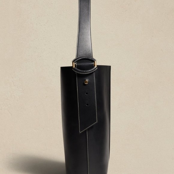 Banana Republic Oversized Vida Bag in black - Picture 2 of 5